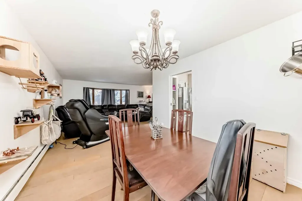 43 Allan Street Red Deer AB T4R 1A6