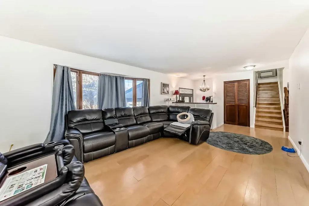 43 Allan Street Red Deer AB T4R 1A6