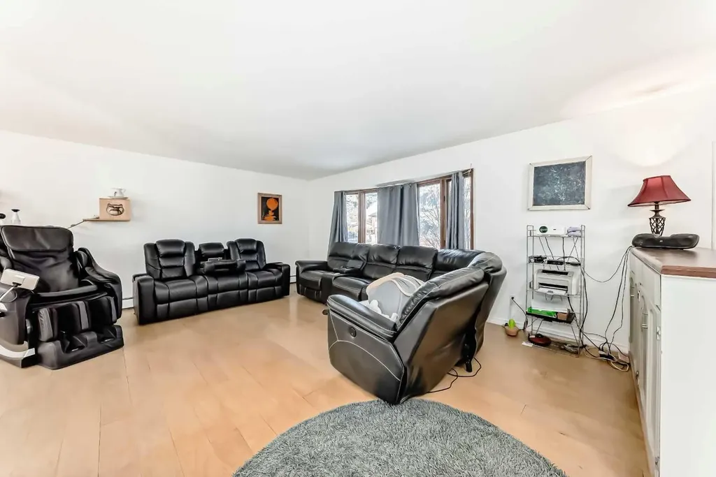 43 Allan Street Red Deer AB T4R 1A6