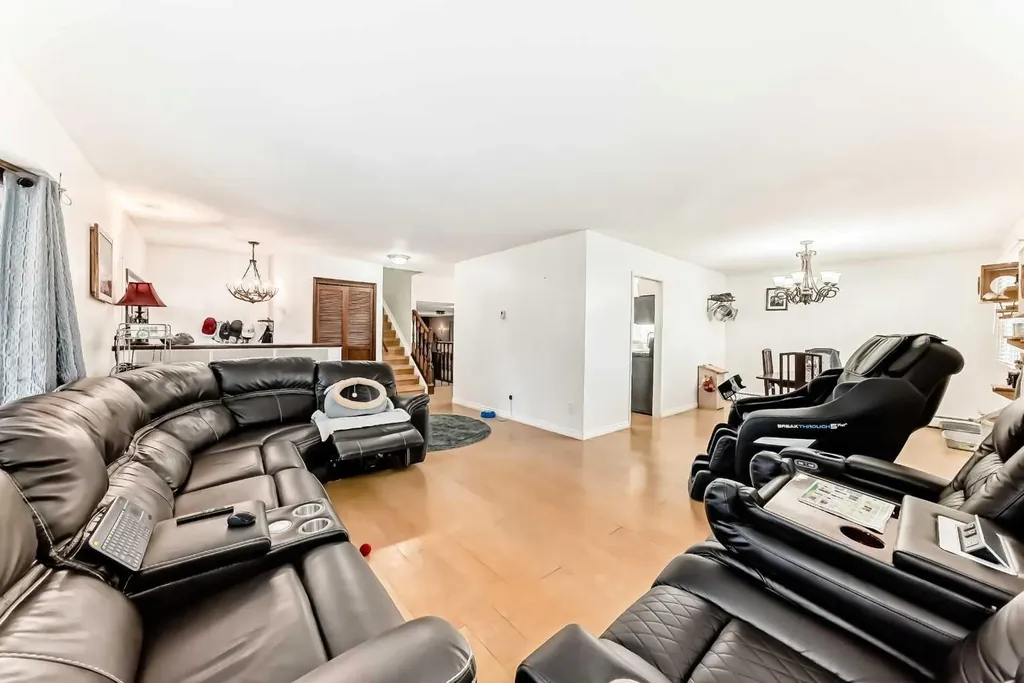 43 Allan Street Red Deer AB T4R 1A6