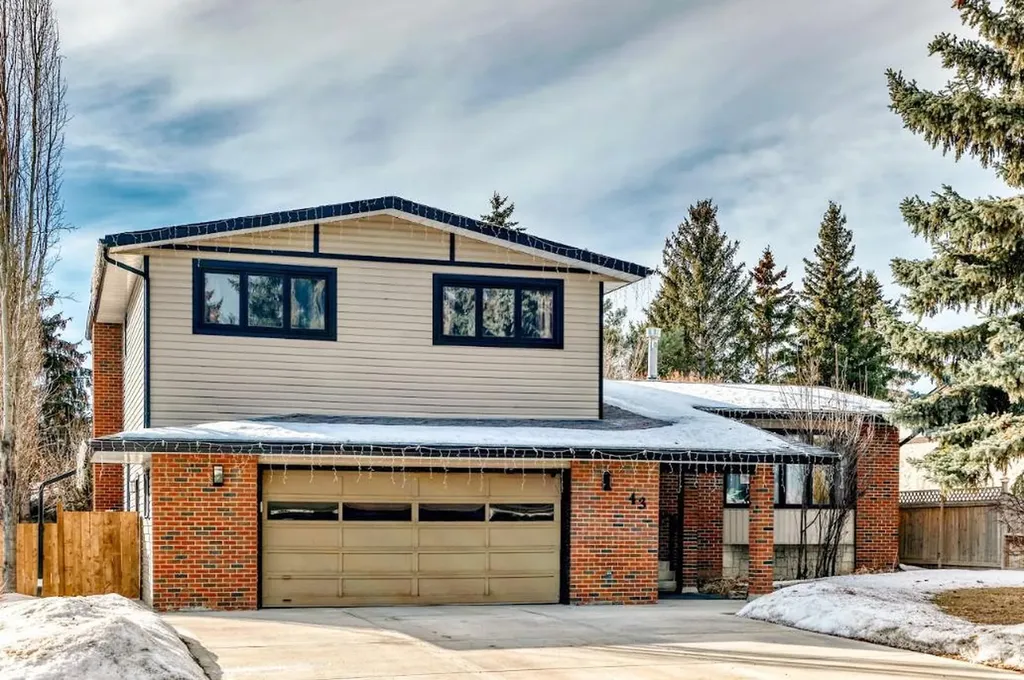 43 Allan Street Red Deer AB T4R 1A6