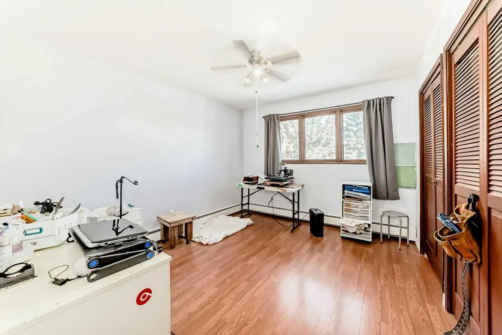 43 Allan Street Red Deer AB T4R 1A6