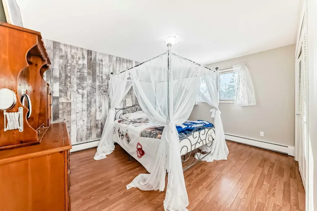 43 Allan Street Red Deer AB T4R 1A6