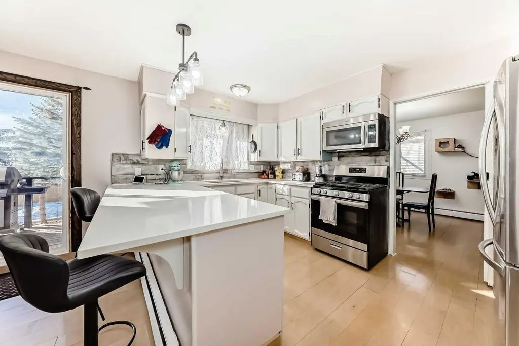 43 Allan Street Red Deer AB T4R 1A6