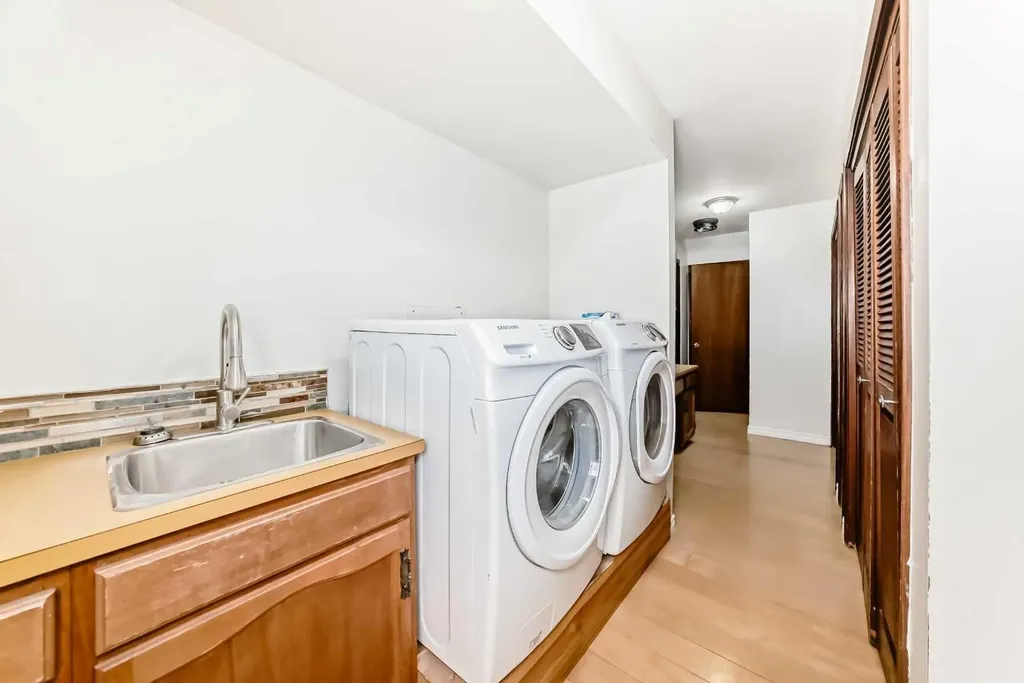 43 Allan Street Red Deer AB T4R 1A6