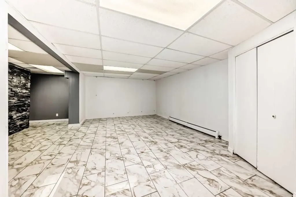 43 Allan Street Red Deer AB T4R 1A6