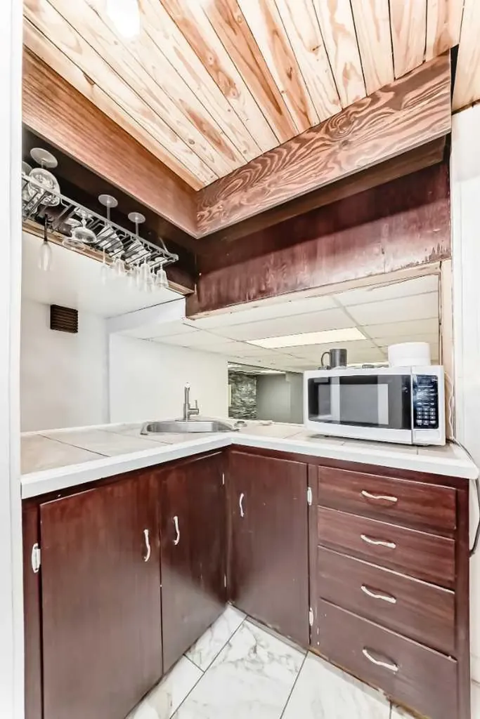 43 Allan Street Red Deer AB T4R 1A6