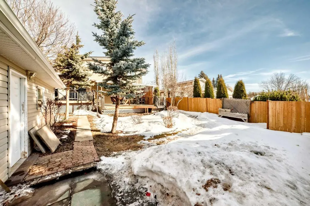 43 Allan Street Red Deer AB T4R 1A6