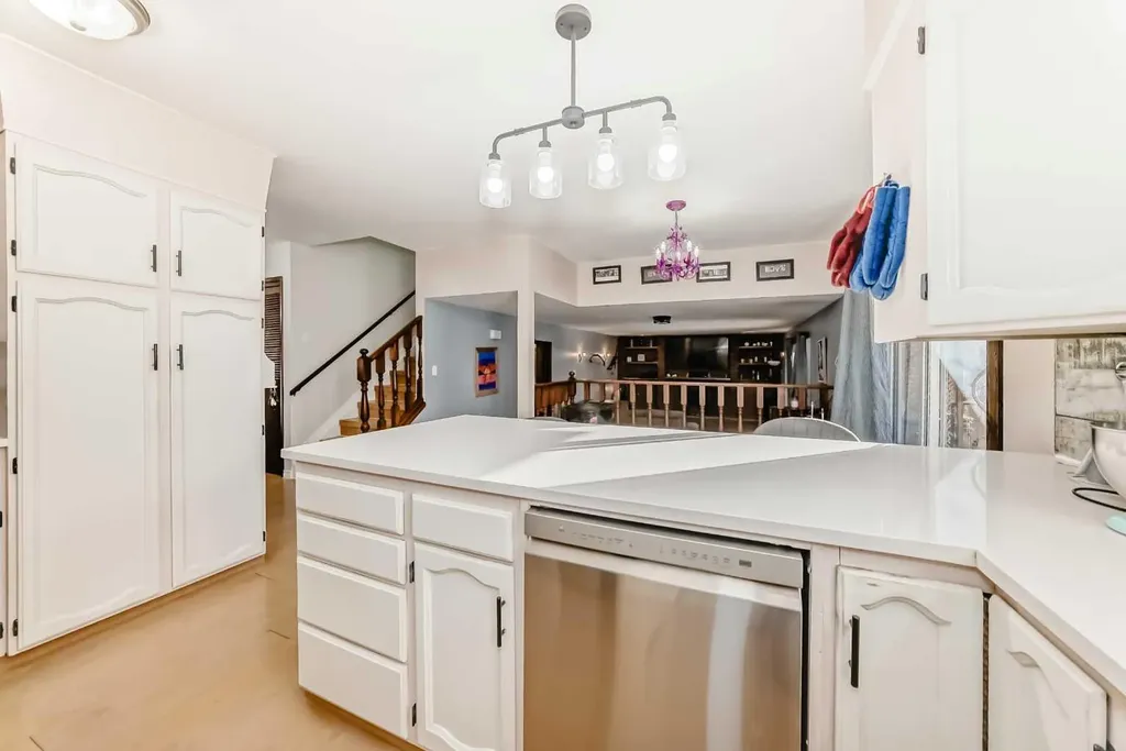 43 Allan Street Red Deer AB T4R 1A6