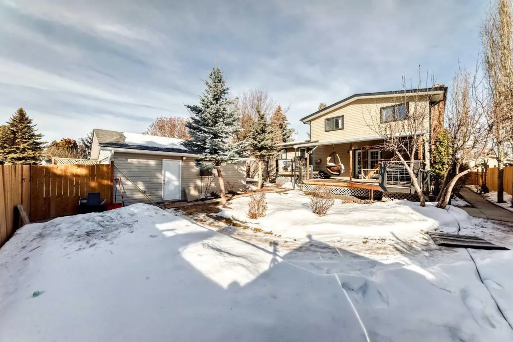 43 Allan Street Red Deer AB T4R 1A6