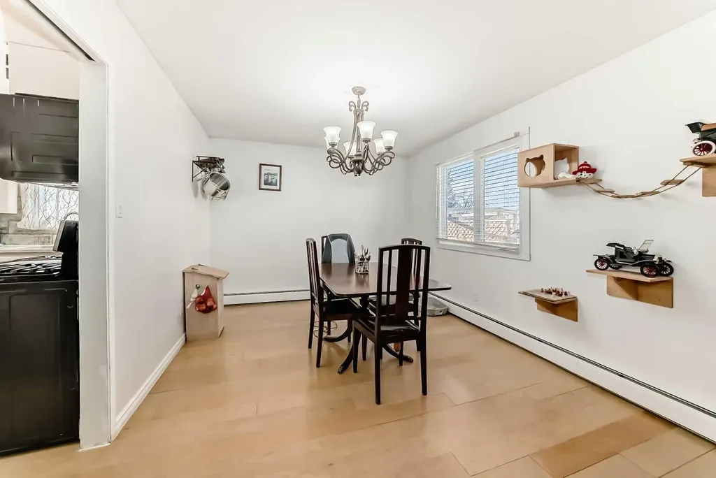 43 Allan Street Red Deer AB T4R 1A6