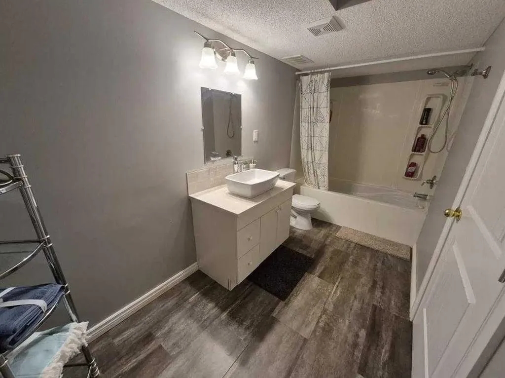 422 Bridlecreek Green SW Calgary AB T2Y3P1