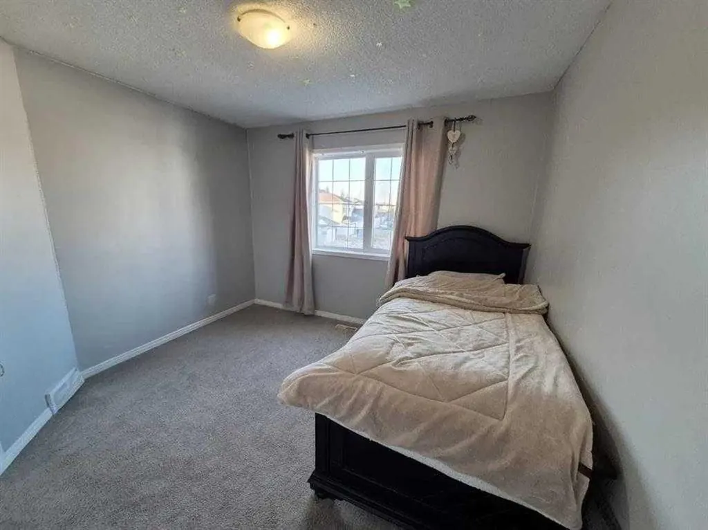 422 Bridlecreek Green SW Calgary AB T2Y3P1