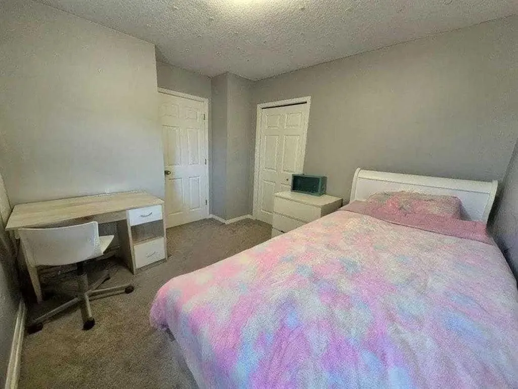 422 Bridlecreek Green SW Calgary AB T2Y3P1
