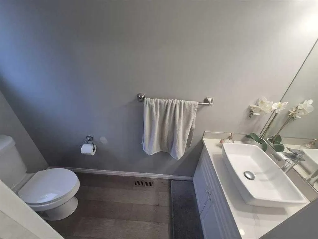 422 Bridlecreek Green SW Calgary AB T2Y3P1