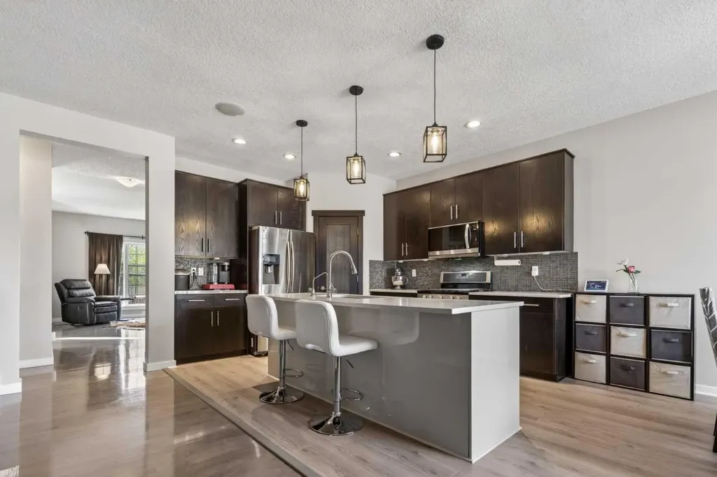 139 Elgin Terrace SE Calgary AB T2Z 0G3