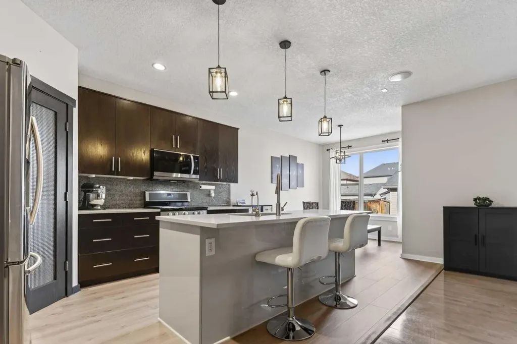 139 Elgin Terrace SE Calgary AB T2Z 0G3