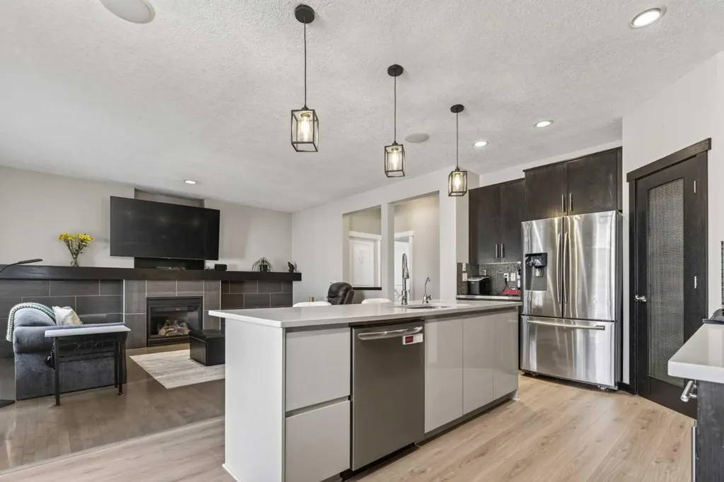 139 Elgin Terrace SE Calgary AB T2Z 0G3
