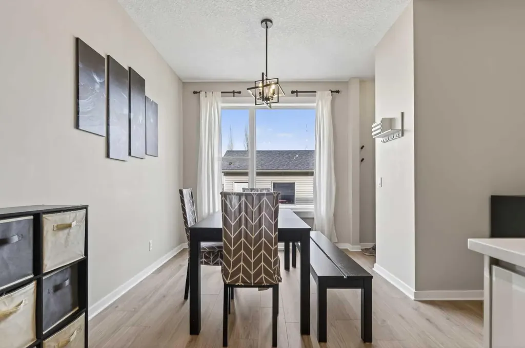 139 Elgin Terrace SE Calgary AB T2Z 0G3