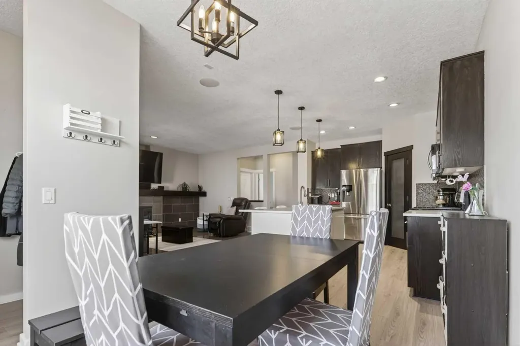 139 Elgin Terrace SE Calgary AB T2Z 0G3