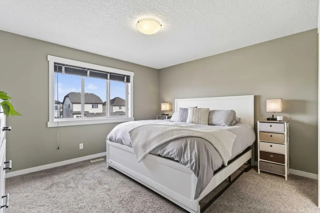 139 Elgin Terrace SE Calgary AB T2Z 0G3