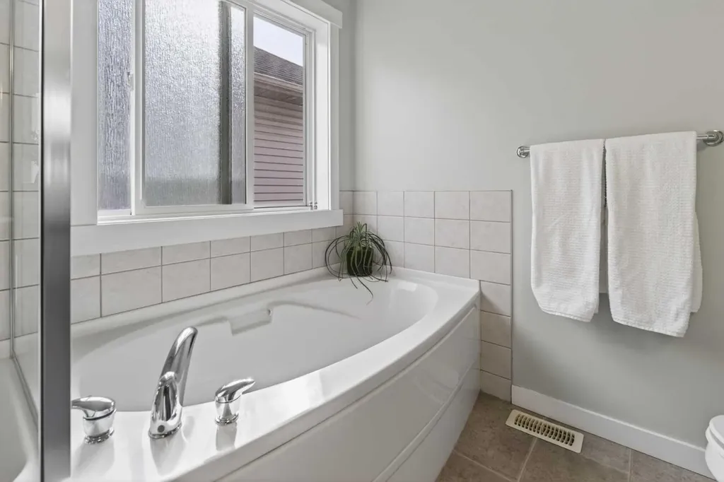 139 Elgin Terrace SE Calgary AB T2Z 0G3