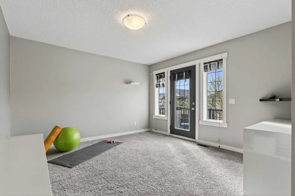 139 Elgin Terrace SE Calgary AB T2Z 0G3