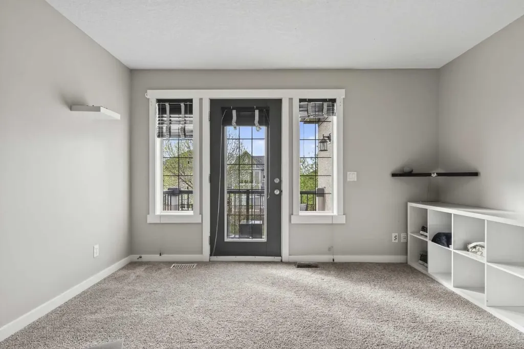 139 Elgin Terrace SE Calgary AB T2Z 0G3