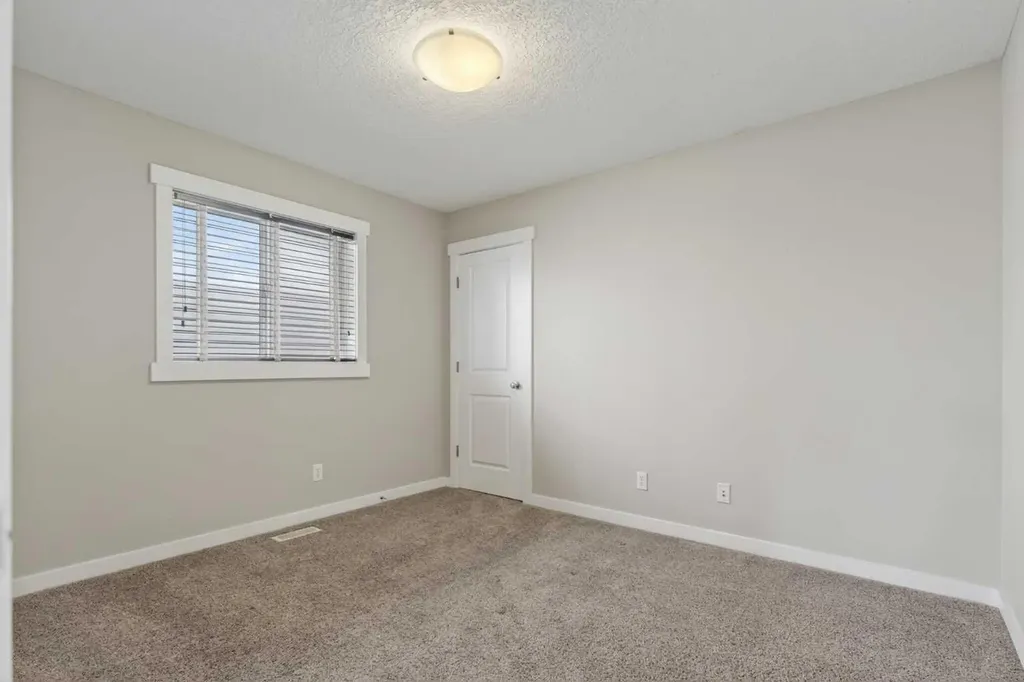 139 Elgin Terrace SE Calgary AB T2Z 0G3