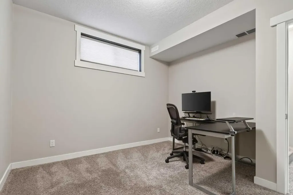 139 Elgin Terrace SE Calgary AB T2Z 0G3