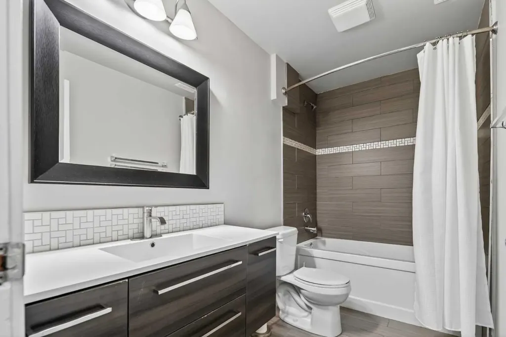 139 Elgin Terrace SE Calgary AB T2Z 0G3