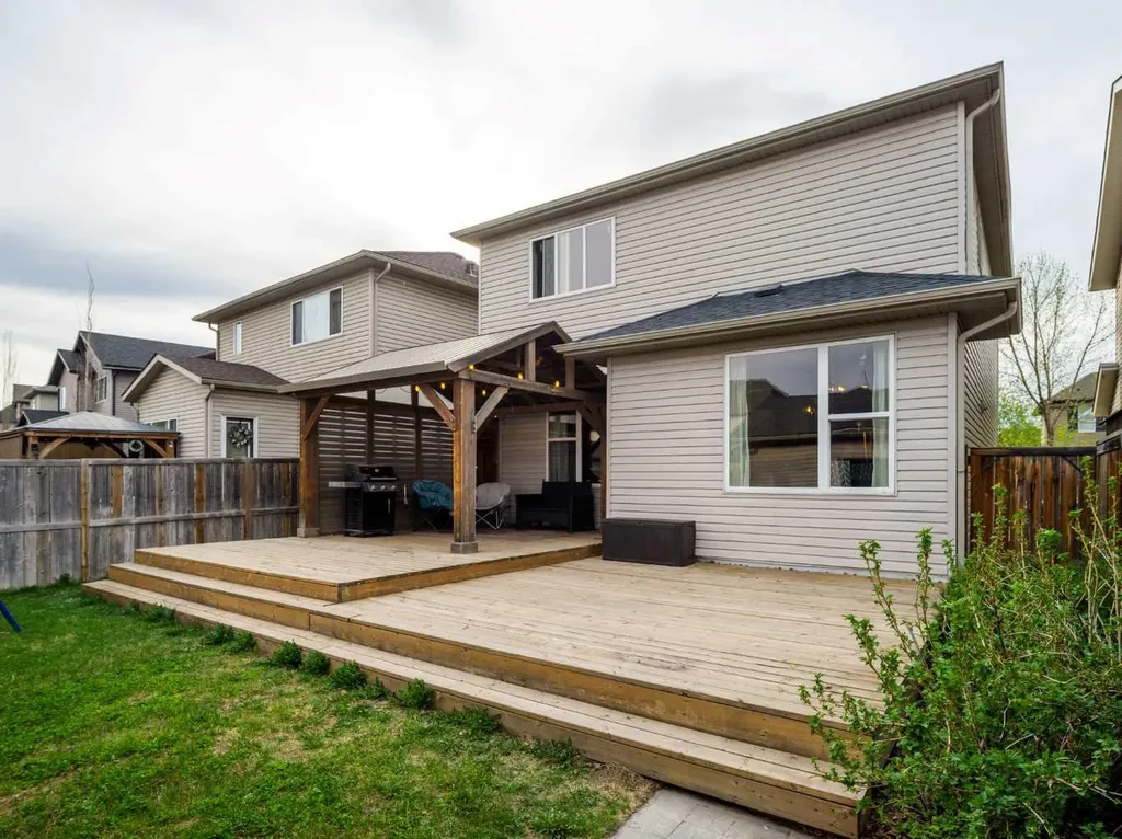 139 Elgin Terrace SE Calgary AB T2Z 0G3