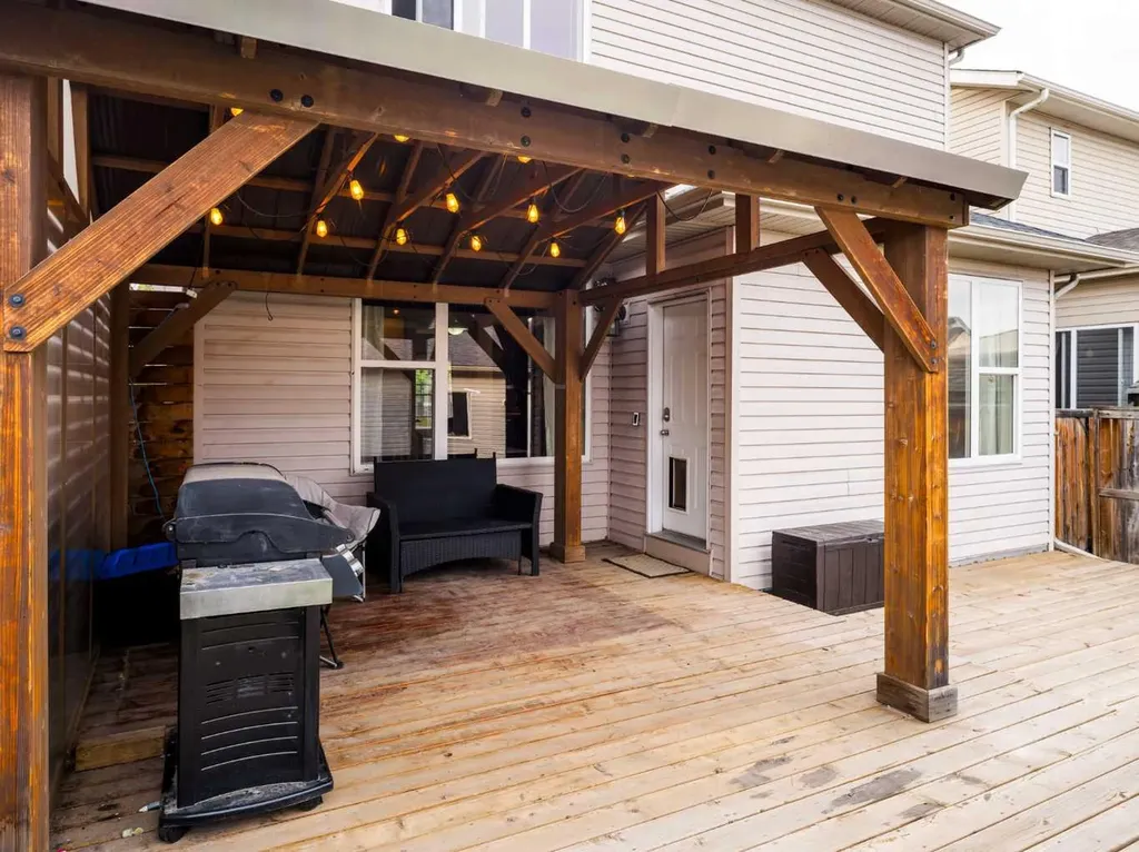 139 Elgin Terrace SE Calgary AB T2Z 0G3