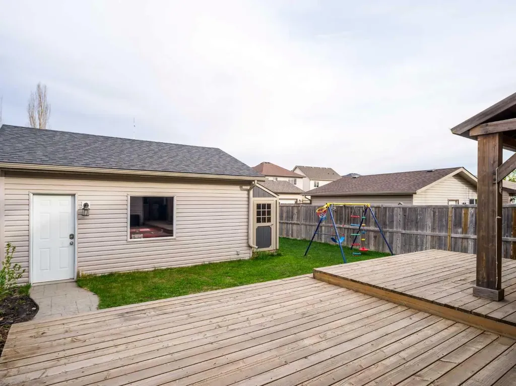 139 Elgin Terrace SE Calgary AB T2Z 0G3