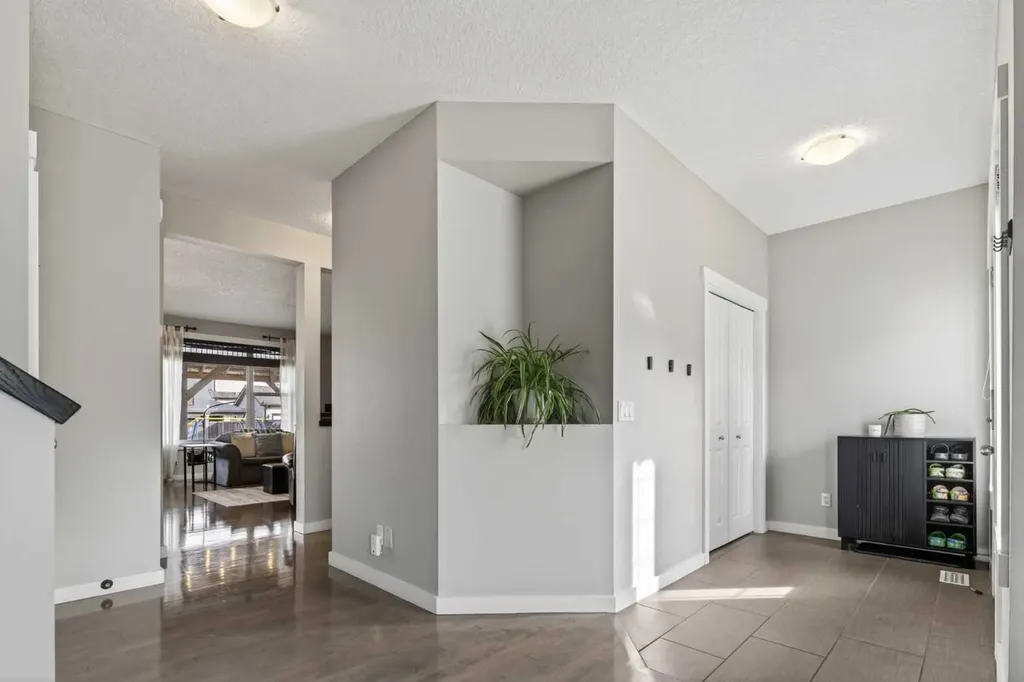 139 Elgin Terrace SE Calgary AB T2Z 0G3