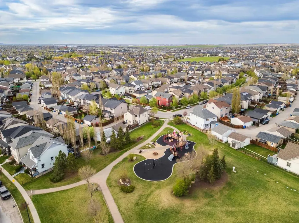 139 Elgin Terrace SE Calgary AB T2Z 0G3