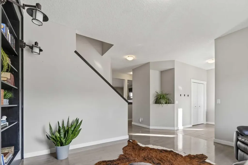 139 Elgin Terrace SE Calgary AB T2Z 0G3