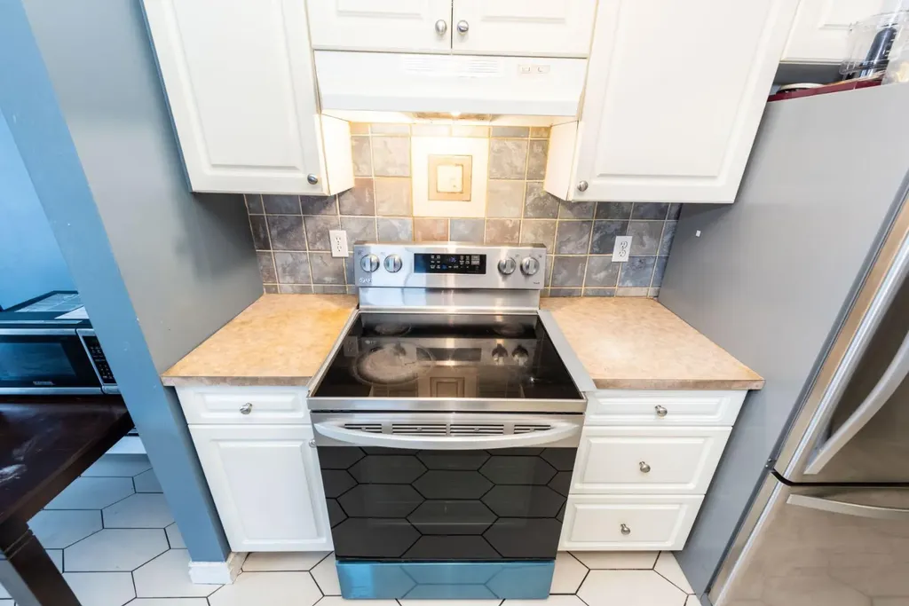 5555 Falsbridge Drive NE Calgary AB T3J3E8