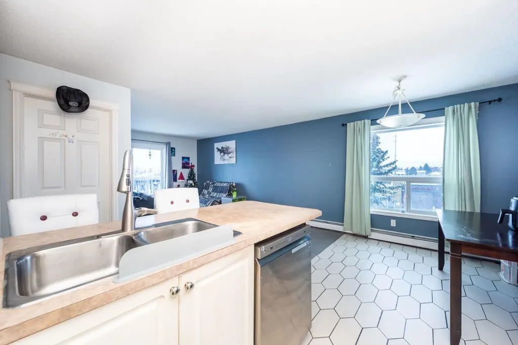 5555 Falsbridge Drive NE Calgary AB T3J3E8