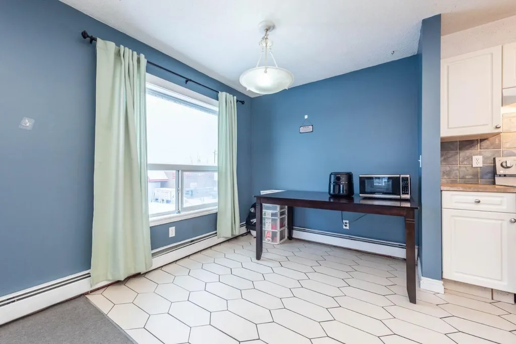 5555 Falsbridge Drive NE Calgary AB T3J3E8