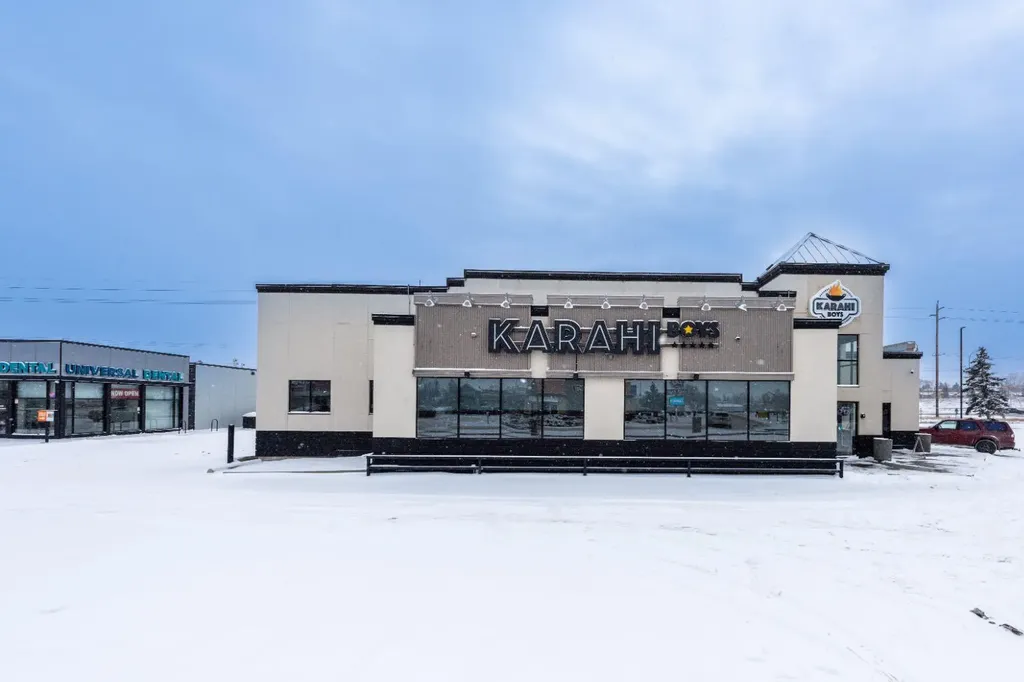 5555 Falsbridge Drive NE Calgary AB T3J3E8