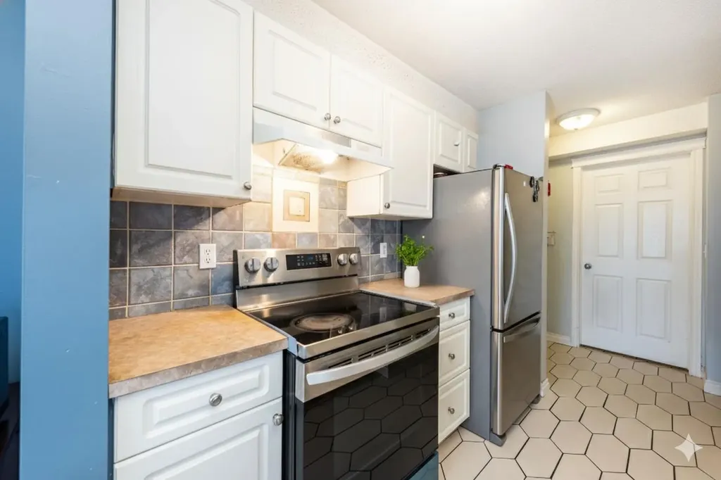 5555 Falsbridge Drive NE Calgary AB T3J3E8