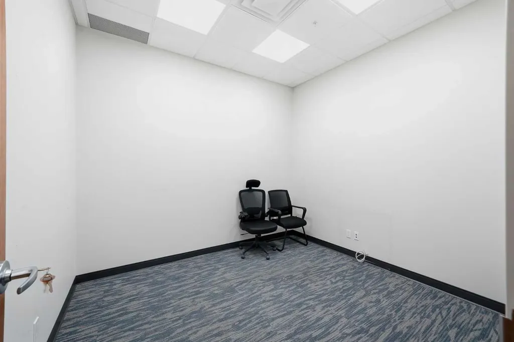 10748 74 Street SE Calgary AB T2C 5N6
