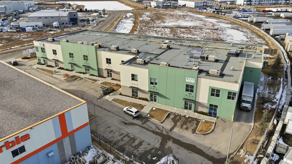 10748 74 Street SE Calgary AB T2C 5N6