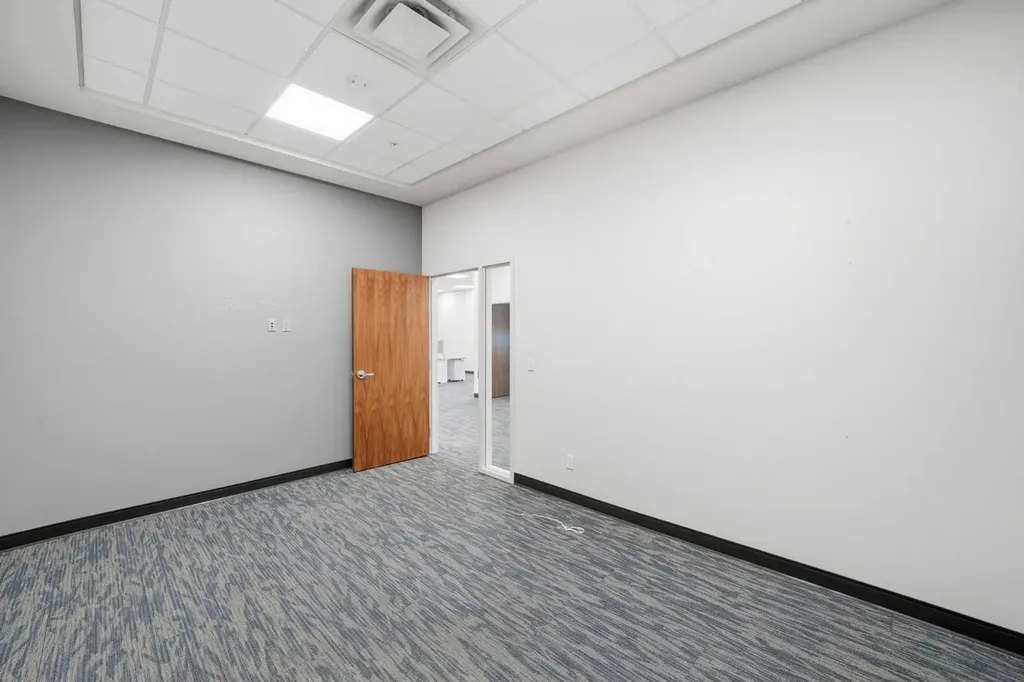 10748 74 Street SE Calgary AB T2C 5N6
