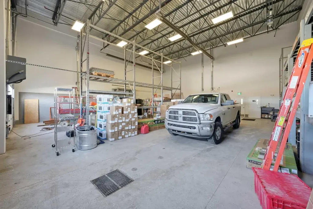 10748 74 Street SE Calgary AB T2C 5N6