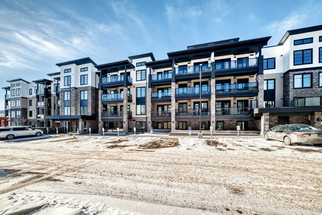 2117 81 Street SW Calgary AB T3H6H5