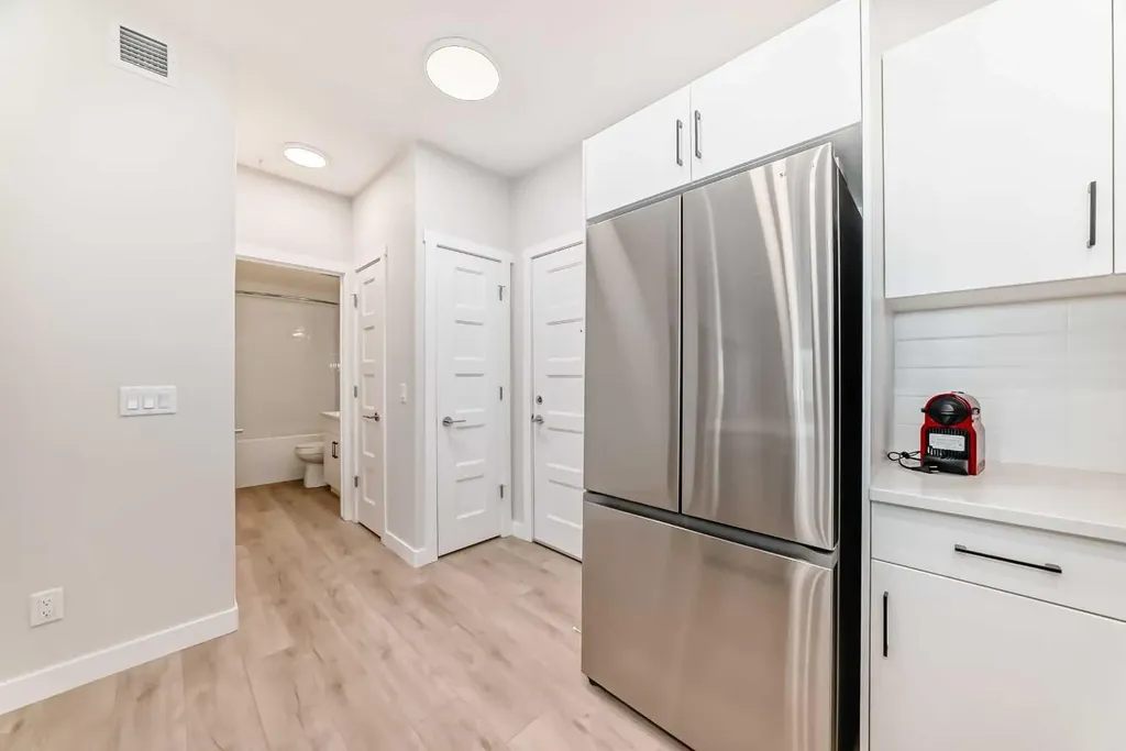 2117 81 Street SW Calgary AB T3H6H5