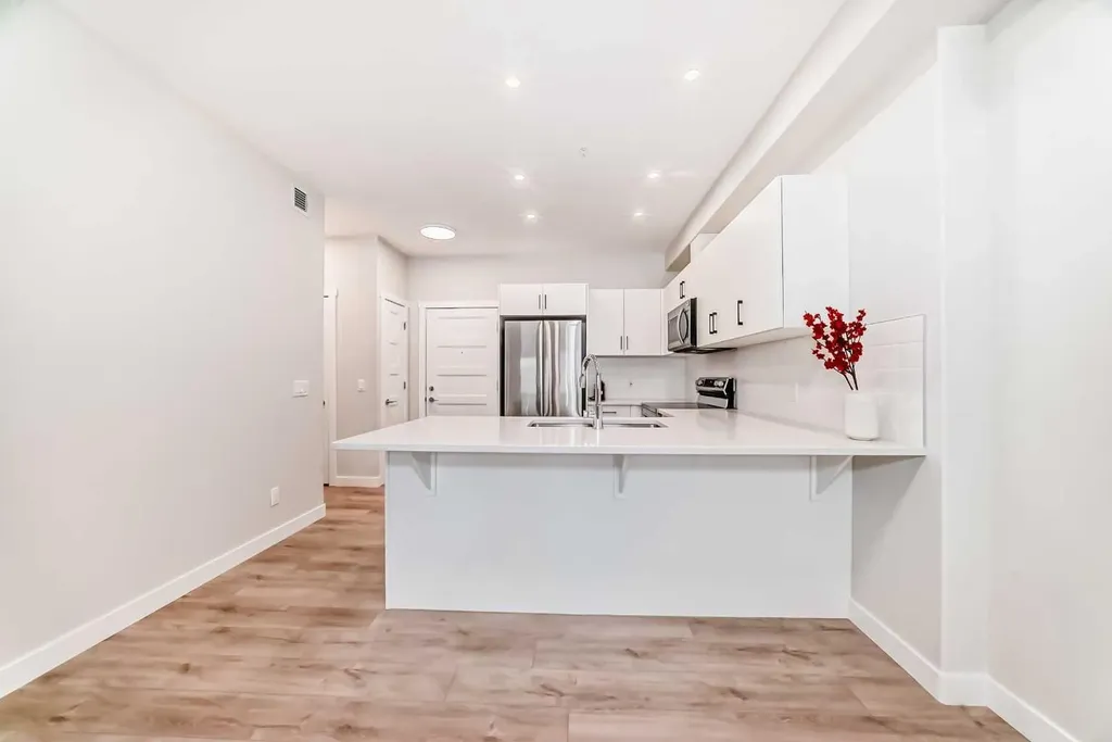 2117 81 Street SW Calgary AB T3H6H5