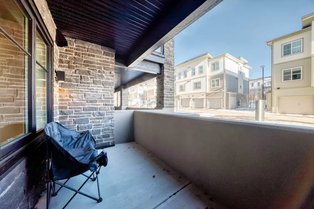 2117 81 Street SW Calgary AB T3H6H5